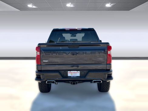 Used 2024 Chevrolet Silverado 1500 Custom Trail Boss w/ LPO, Dark Essentials Package image 10