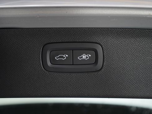 Used 2023 Volvo XC90 B6 Plus AWD/4WD image 18