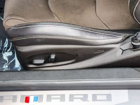 Used 2017 Chevrolet Camaro SS image 22