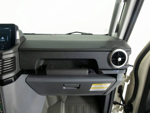 Used 2025 INEOS Grenadier Fieldmaster Edition AWD/4WD image 31