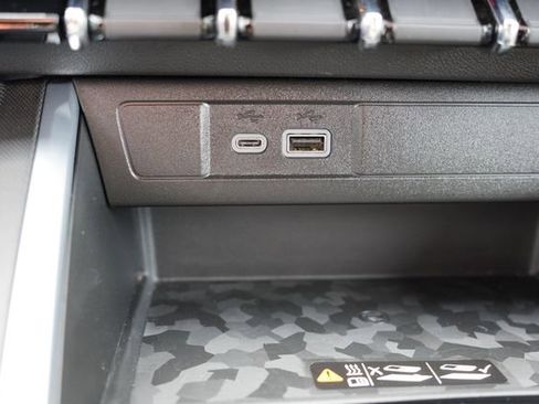 Used 2024 Chevrolet Colorado LT w/ LT Convenience Package II image 27