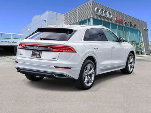 Used 2023 Audi Q8 Premium w/ Convenience Package AWD/4WD image 4