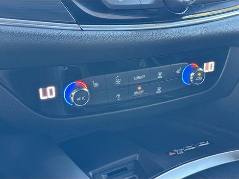 Used 2024 Buick Enclave Essence w/ Sport Touring Edition image 15