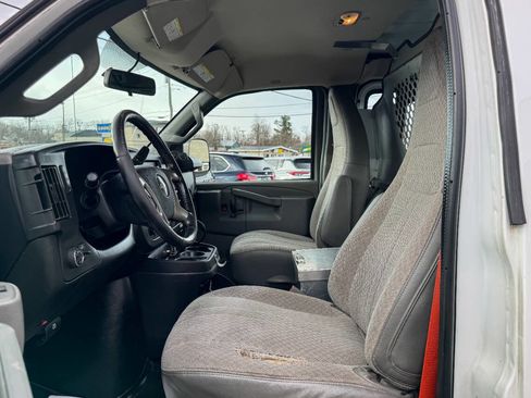 Used 2018 Chevrolet Express 2500 w/ Driver Convenience Package image 24