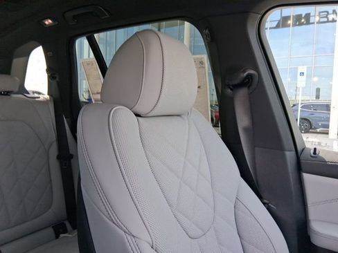 New 2026 BMW X5 xDrive50e w/ M Sport Package AWD/4WD image 18