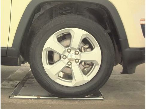 Used 2020 Jeep Compass Latitude w/ Popular Equipment Group image 22