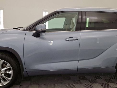 Used 2024 Toyota Highlander Limited image 9