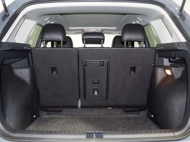Used 2023 Volkswagen Taos SE w/ Sunroof Package w/ Panoramic Sunroof Package FWD image 33
