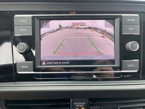 Used 2023 Volkswagen Jetta SE FWD image 24