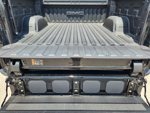 Used 2025 GMC Sierra 1500 AT4 w/ AT4 Premium Package AWD/4WD image 26