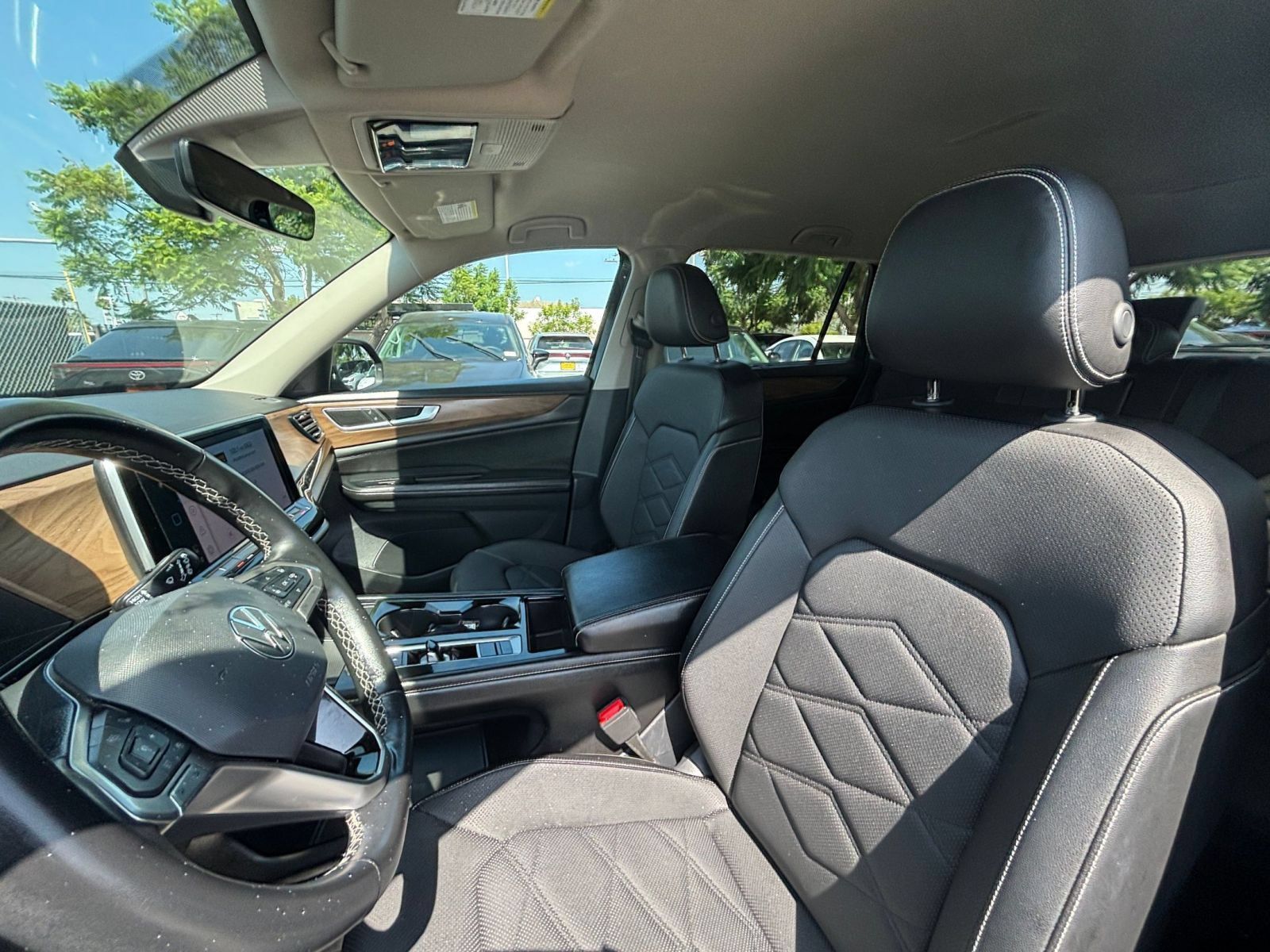 Used 2024 Volkswagen Atlas SE AWD/4WD image 27
