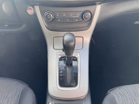 Used 2015 Nissan Sentra SV FWD image 21