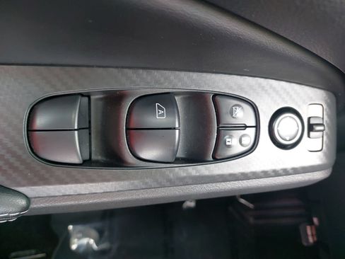 Used 2025 Nissan Altima 2.5 SV FWD image 28