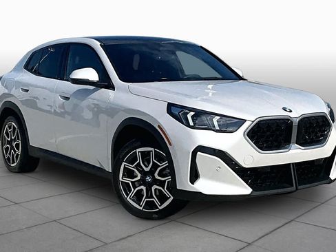 Used 2026 BMW X2 xDrive28i AWD/4WD image 2