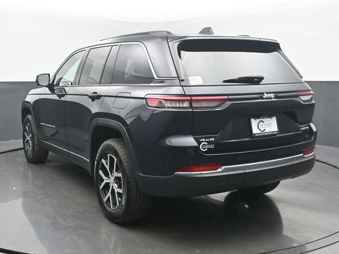 Used 2024 Jeep Grand Cherokee Limited AWD/4WD image 4