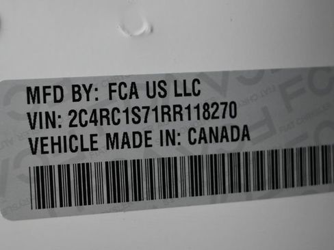 Used 2024 Chrysler Pacifica Limited FWD image 9