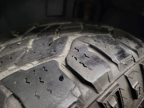 Used 2018 Jeep Wrangler Sport AWD/4WD image 12