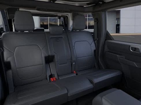 New 2025 Ford Bronco Badlands image 11