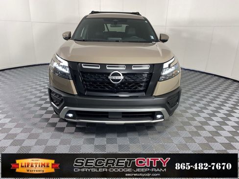 Used 2024 Nissan Pathfinder Rock Creek image 2