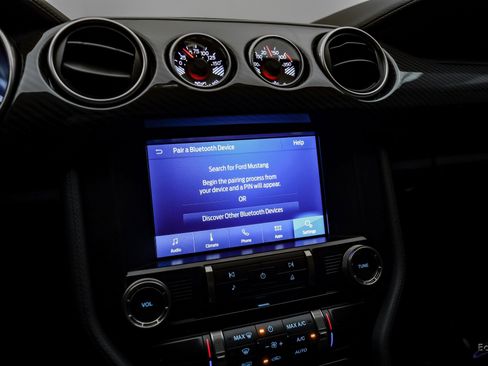 Used 2020 Ford Mustang Shelby GT500 w/ Carbon Fiber Track Pack image 51