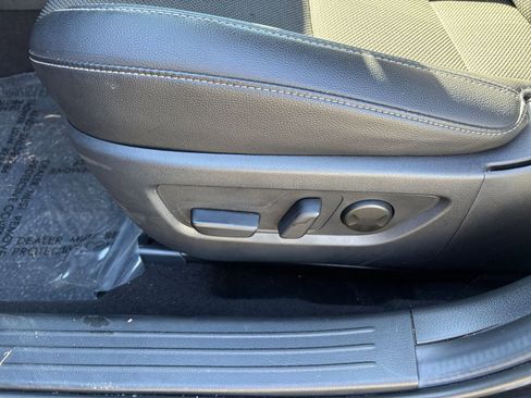 Used 2025 MAZDA CX-50 AWD 2.5 S w/ Preferred Package image 24