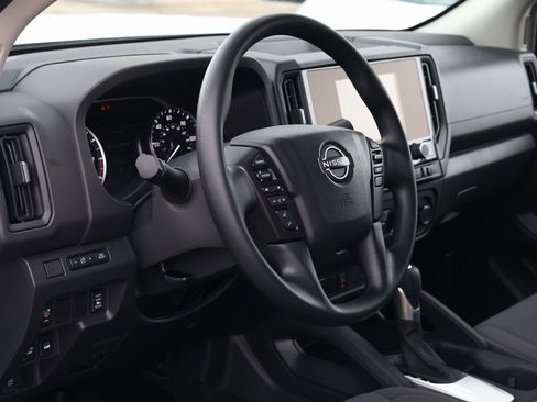 Used 2025 Nissan Frontier S w/ S Utility Package image 13