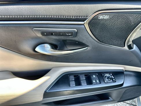 Used 2020 Lexus ES 350 Luxury w/ Accessory Package 2 image 22