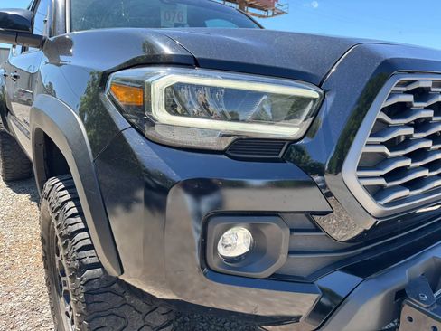 Used 2022 Toyota Tacoma TRD Off-Road AWD/4WD image 5