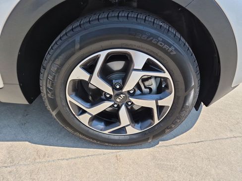 Used 2020 Kia Sportage LX AWD/4WD image 12