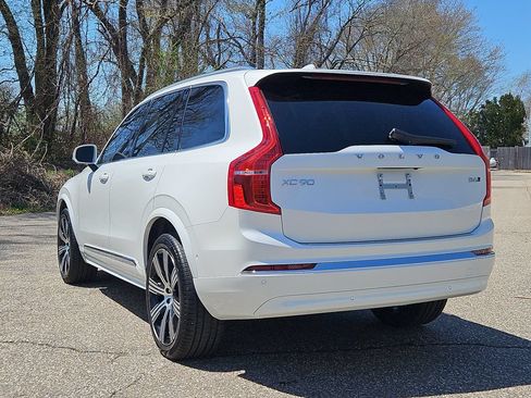 Used 2025 Volvo XC90 B6 Plus w/ Protection Package Premier AWD/4WD image 3