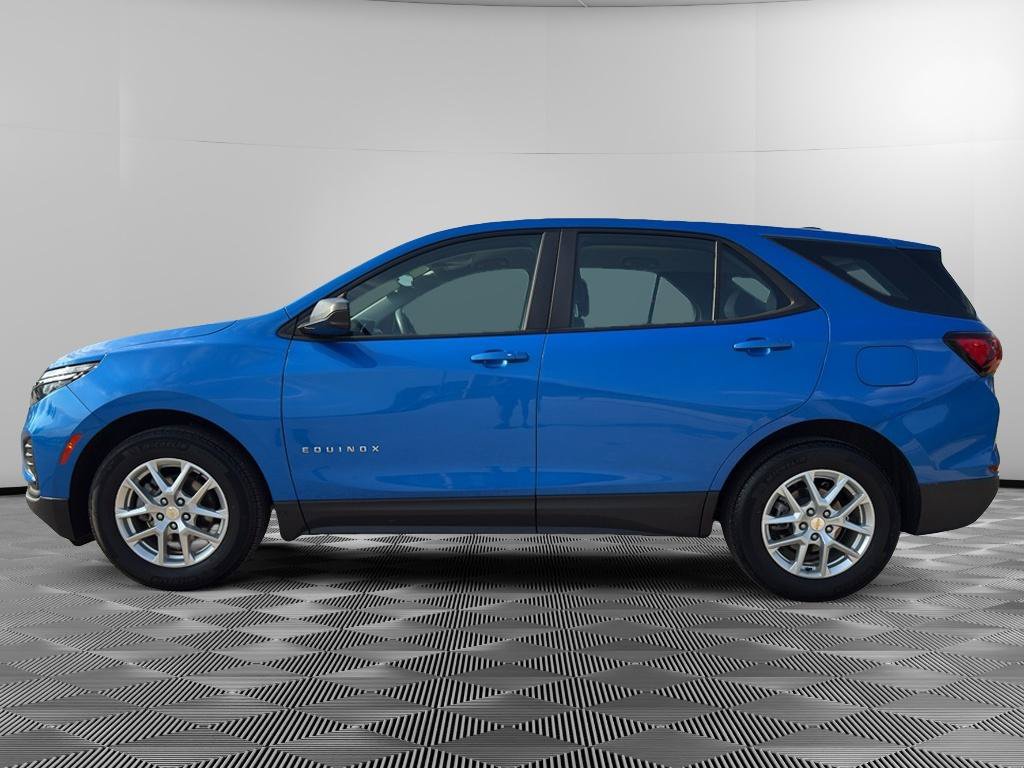 Used 2024 Chevrolet Equinox LS FWD image 2