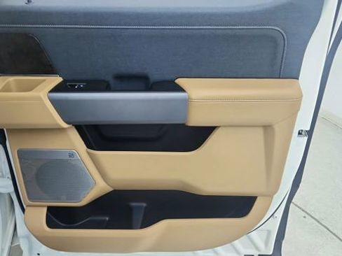 Used 2023 Ford F350 Lariat w/ Tow Technology Package image 29