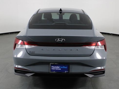 Certified 2022 Hyundai Elantra SEL image 9