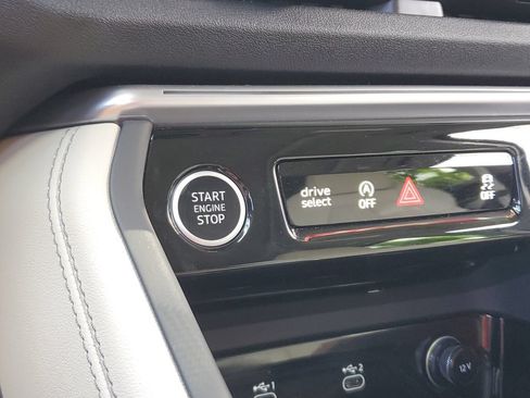 Certified 2025 Audi Q5 Premium Plus w/ Premium Plus AWD/4WD image 30