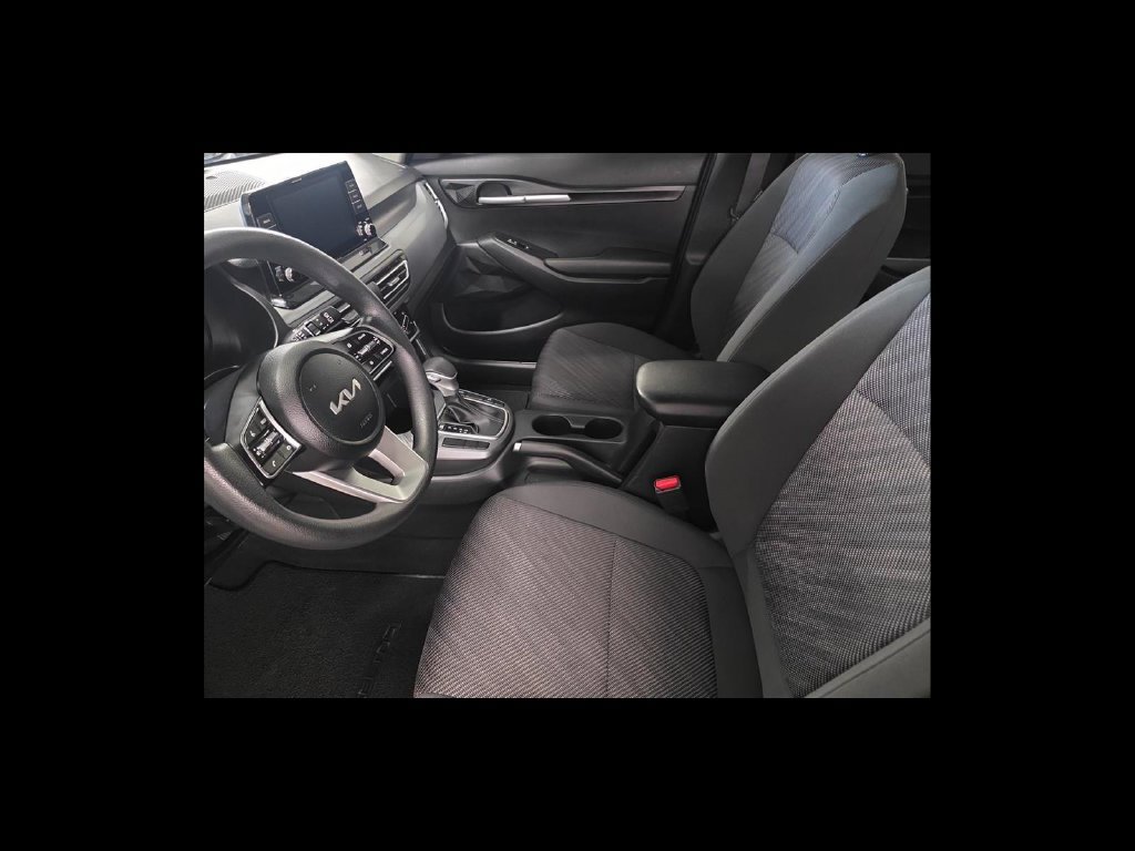 Used 2023 Kia Seltos LX AWD/4WD image 11