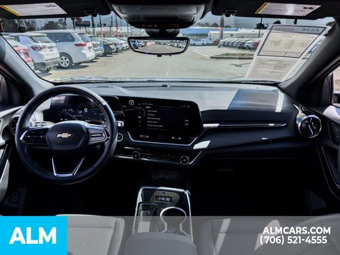 Used 2025 Chevrolet Equinox LT w/ Convenience Package II image 21