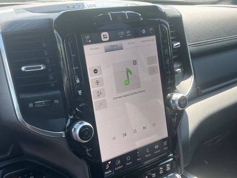 Used 2023 RAM 1500 Laramie AWD/4WD image 19