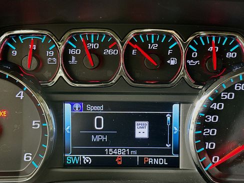 Used 2018 Chevrolet Suburban LT AWD/4WD image 19
