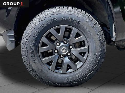 Certified 2023 Toyota Tacoma SR5 AWD/4WD image 11