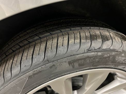 Certified 2021 Buick Envision Avenir w/ Technology Package II image 11