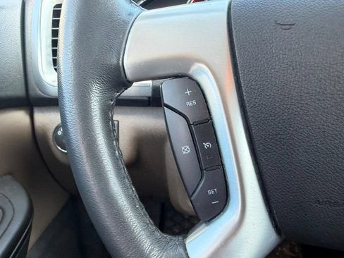Used 2015 GMC Acadia SLT FWD image 13