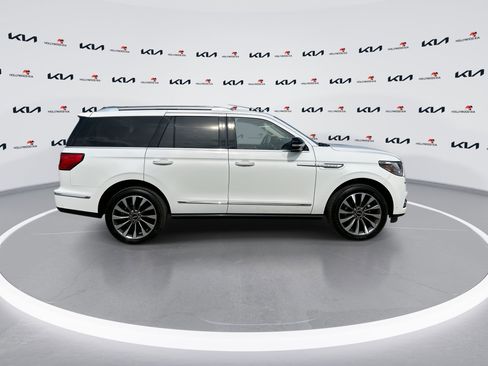 Used 2021 Lincoln Navigator Reserve w/ Luxury Package RWD image 9