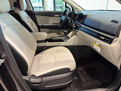 Certified 2026 Kia Sportage EX FWD image 24