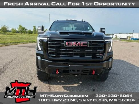 Used 2024 GMC Sierra 2500 AT4 w/ Technology Package AWD/4WD image 3