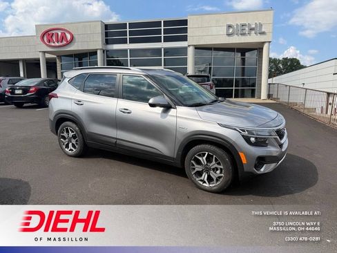 Used 2021 Kia Seltos EX AWD/4WD image 1