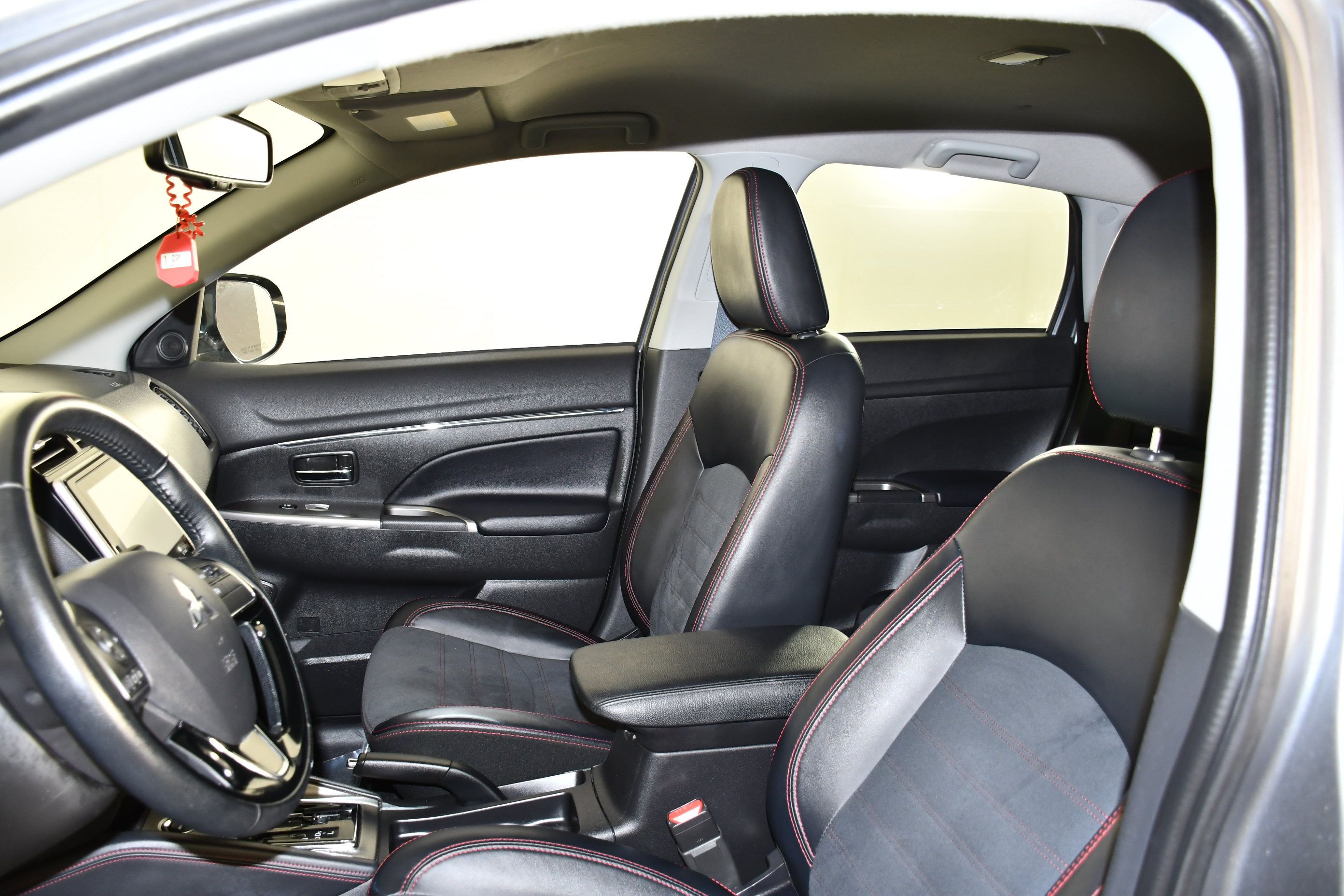 Used 2024 Mitsubishi Outlander Sport SE AWD/4WD image 28