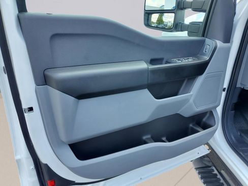 New 2025 Ford F350 XL w/ XL Chrome Package image 17