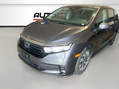 Used 2024 Honda Odyssey EX-L image 3