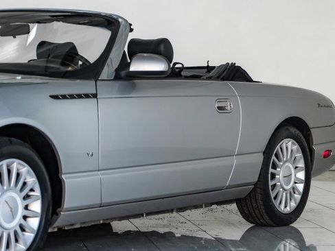 Used 2004 Ford Thunderbird image 47