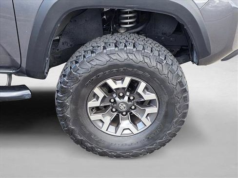 Used 2021 Toyota Tacoma TRD Off-Road AWD/4WD image 9